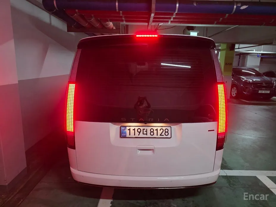 Hyundai Staria 2021 4WD Lounge 9-Seater