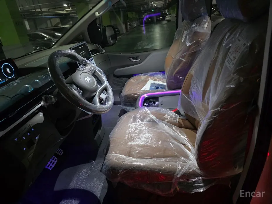 Hyundai Staria 2021 4WD Lounge 9-Seater