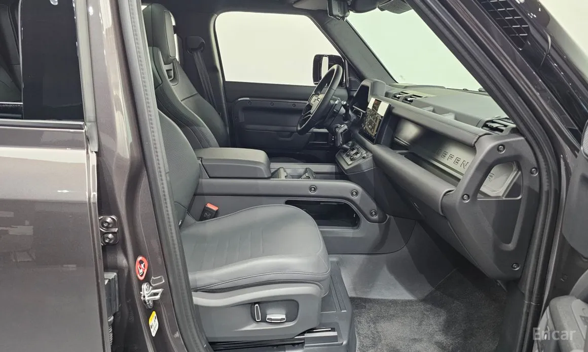 Land Rover Defender 2020 110 P635 Octa