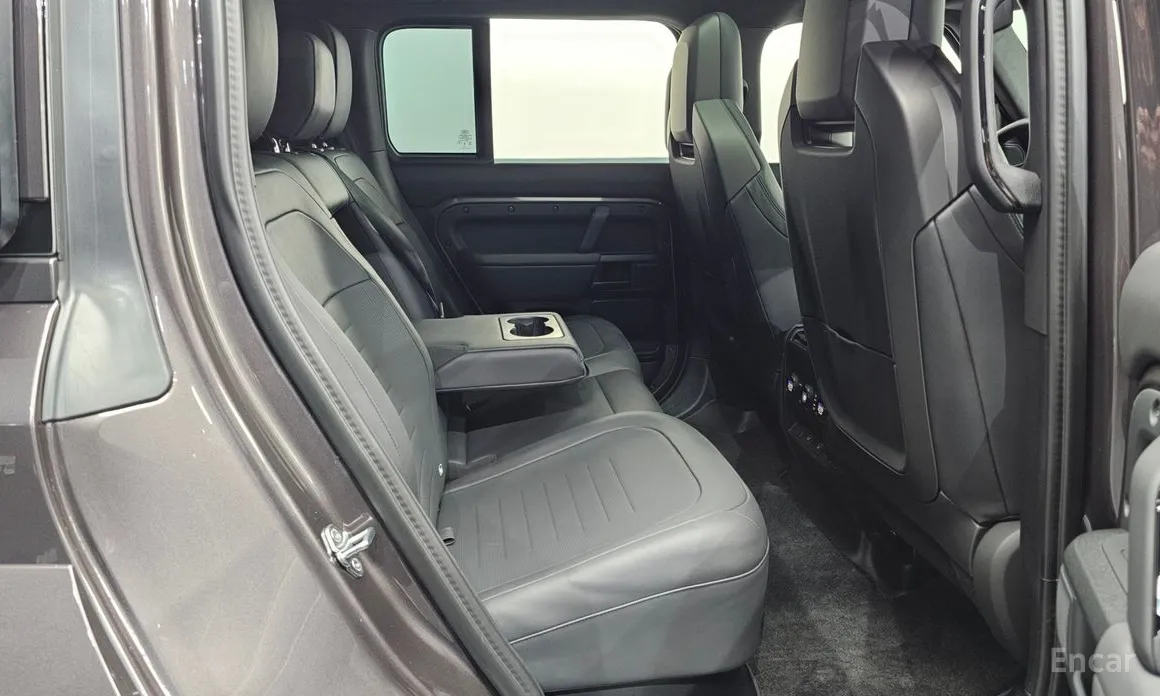 Land Rover Defender 2020 110 P635 Octa