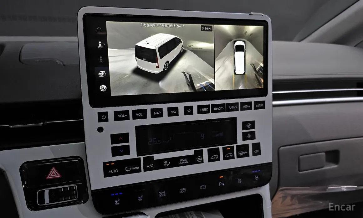 Hyundai Staria 2021 4WD Lounge 9-Seater