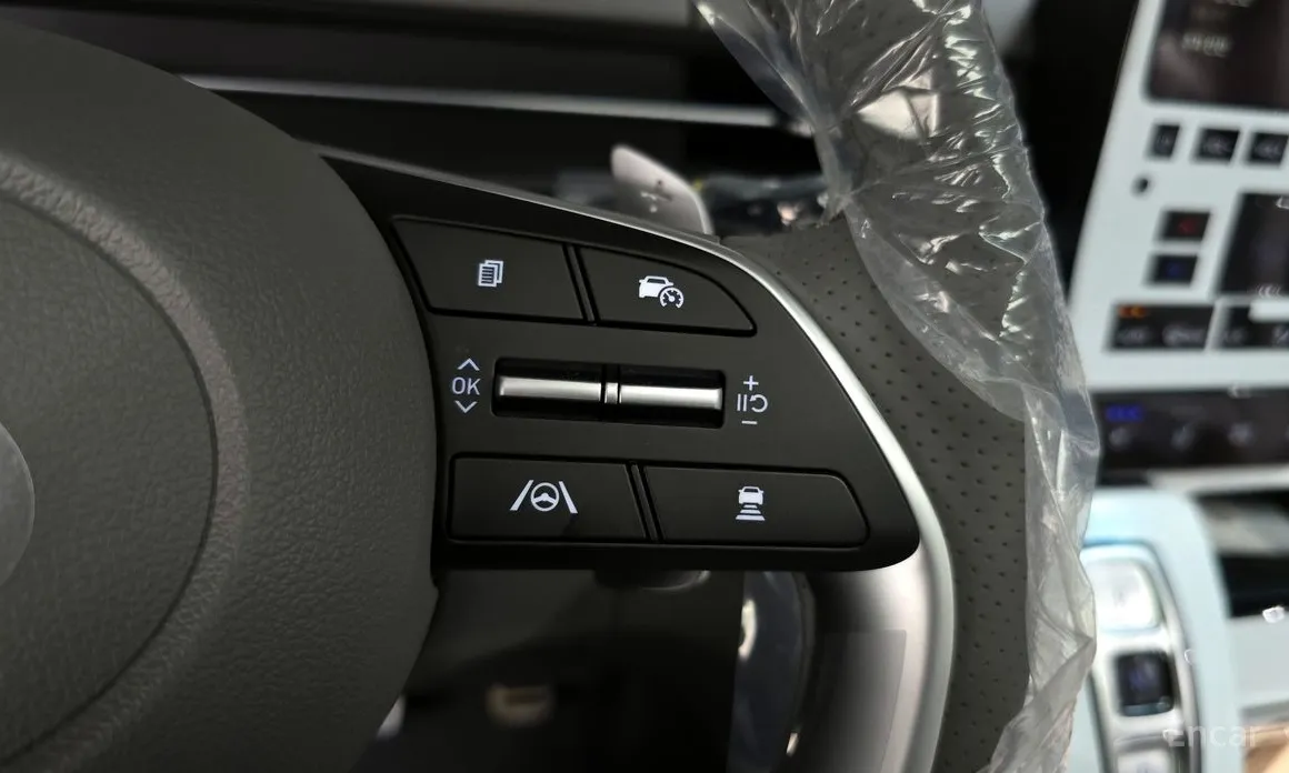 Hyundai Staria 2021 4WD Lounge 9-Seater