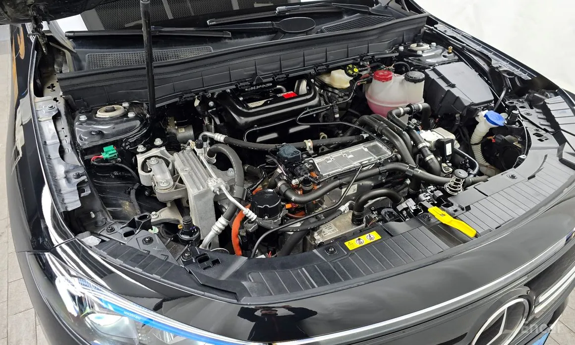 Mercedes-Benz EQB 2022 EQB300 4MATIC AMG Line