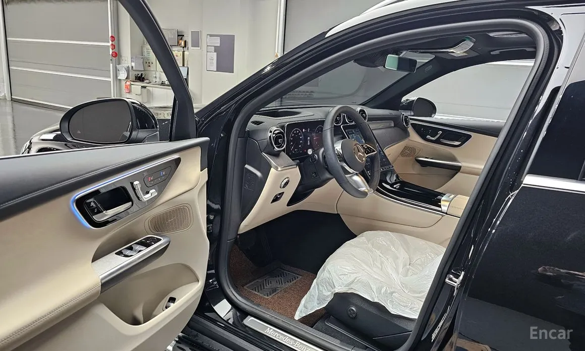 Mercedes-Benz GLC-Class 2023 GLC220 d 4MATIC