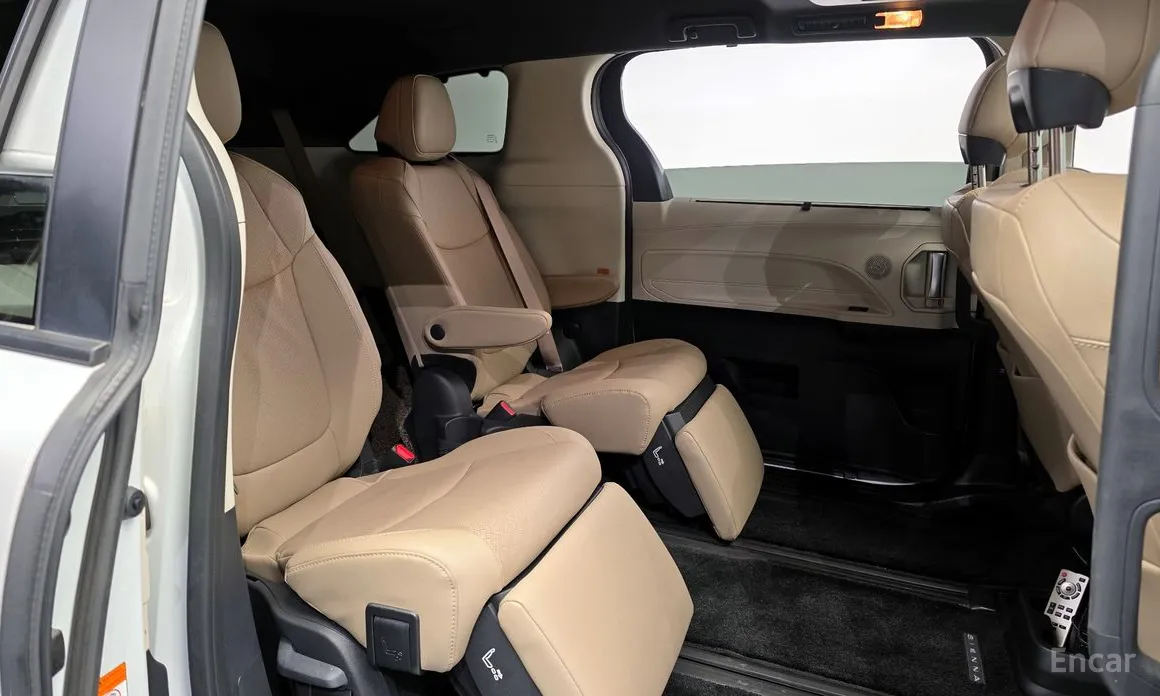 Toyota Sienna 2020 2.5 Hybrid 2WD