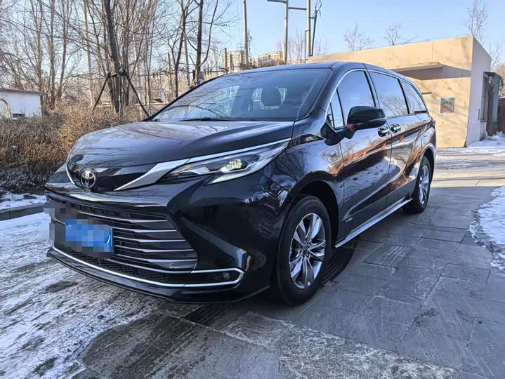 Toyota Sienna 2024 2024款 2.5L混动 四驱豪华版