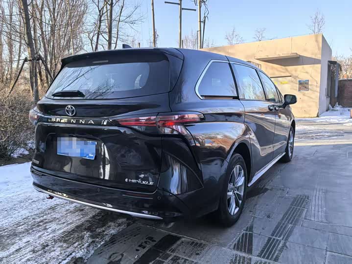 Toyota Sienna 2024 2024款 2.5L混动 四驱豪华版