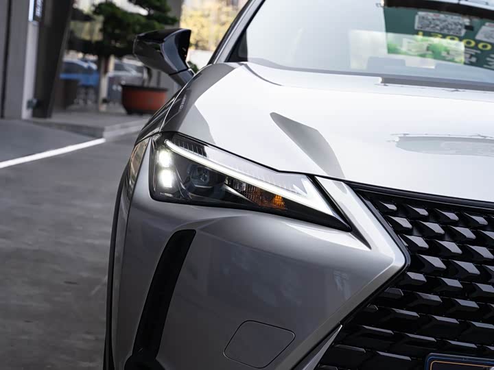 Lexus UX 2022 2022款 260h 探·寻版