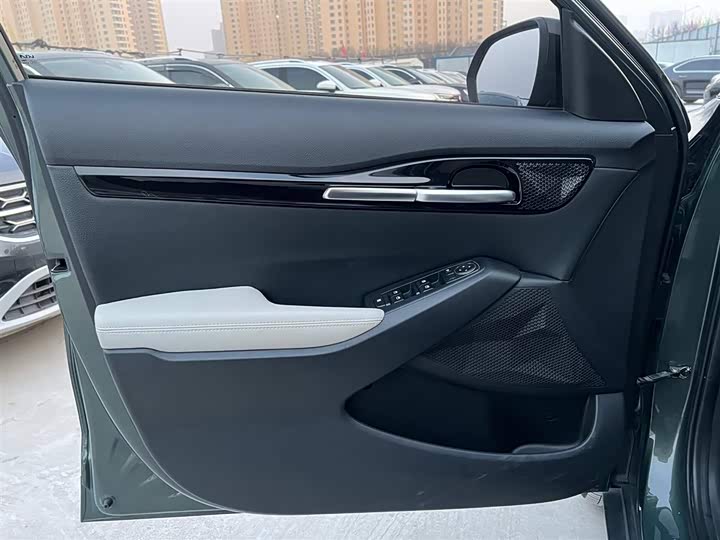 Kia Seltos 2023 2023款 1.5L CVT尊贵版