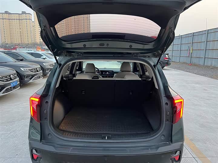 Kia Seltos 2023 2023款 1.5L CVT尊贵版