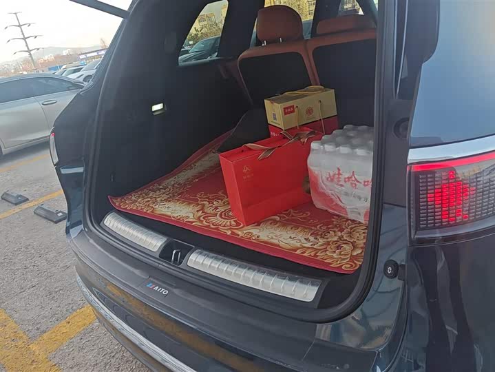 Aito M8 2025 2025款 增程 Max+版 53.4kWh 5座版