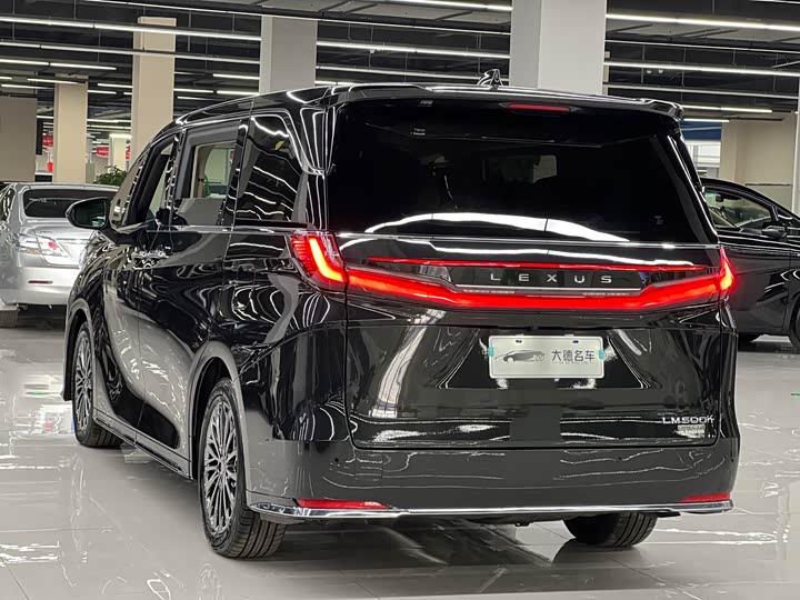 Lexus LM 2025 2025款 500h 六座尊崇版