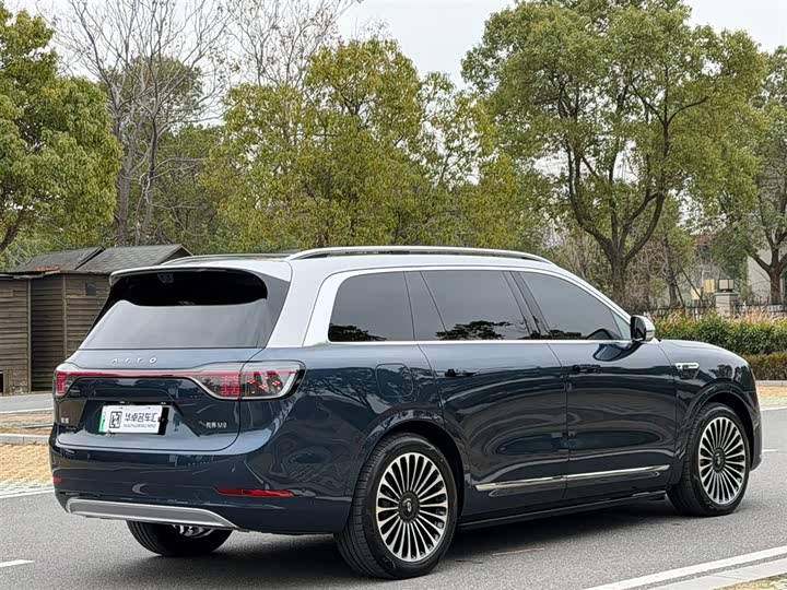 Aito M9 2025 2025款 增程 Ultra版 52kWh 6座版