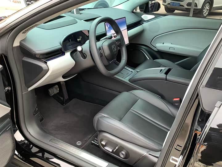 Zeekr 007 2025 2025款 后驱智驾版 75kWh