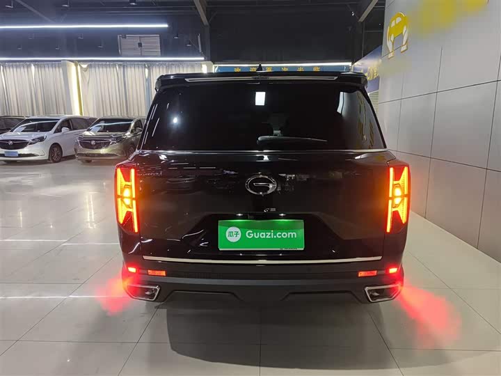 GAC Trumpchi GS8 2025 2025款 领航系列 2.0TGDI 两驱豪华版 5座