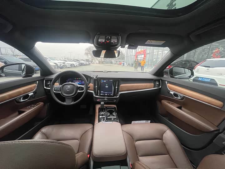 Volvo S90 Hybrid 2024 2024款 插电式混动 四驱长续航智逸豪华版