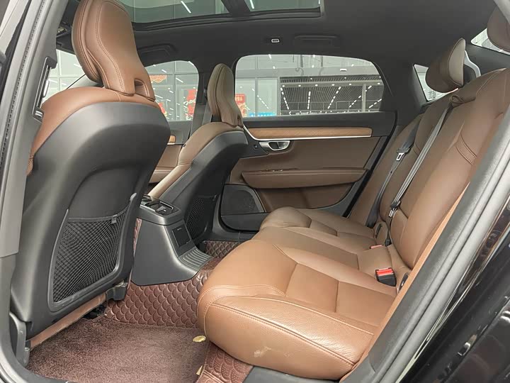 Volvo S90 Hybrid 2024 2024款 插电式混动 四驱长续航智逸豪华版