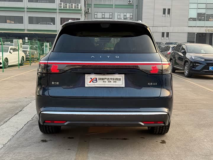 Aito M8 2025 2025款 增程 Max+版 53.4kWh 6座版