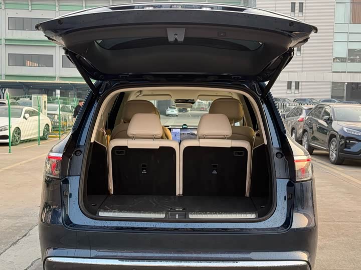 Aito M8 2025 2025款 增程 Max+版 53.4kWh 6座版