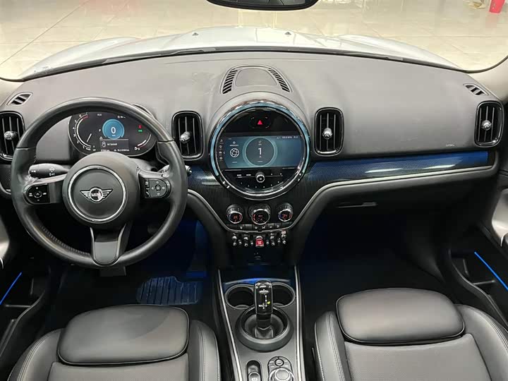 Mini Countryman 2022 2022款 1.5T COOPER ALL4 鉴赏家