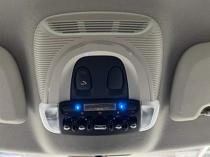 Mini Countryman 2022 2022款 1.5T COOPER ALL4 鉴赏家