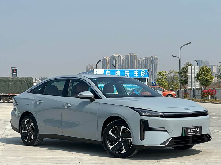 Geely Galaxy L6 2025 2025款 EM-i 140km 探索+版