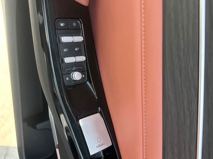 Geely Galaxy L6 2025 2025款 EM-i 140km 探索+版