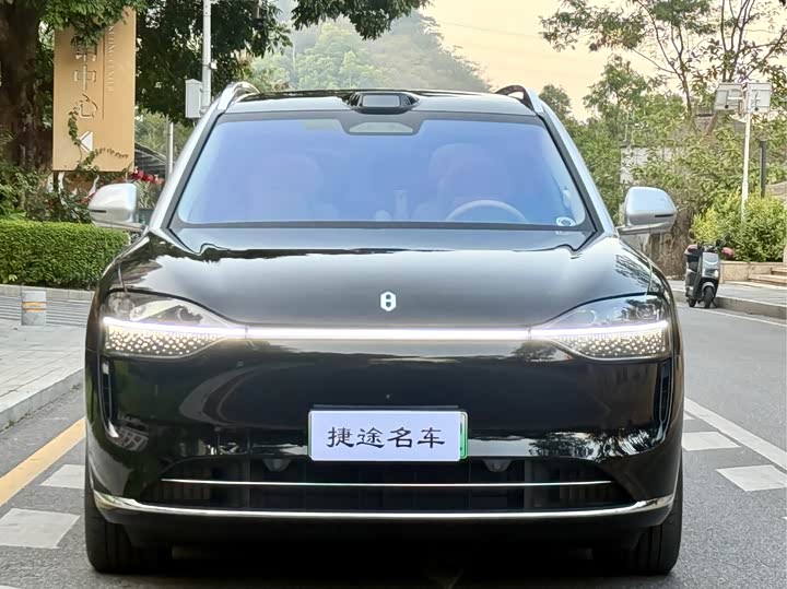 Aito M9 2025 2025款 增程 Ultra版 52kWh 6座版