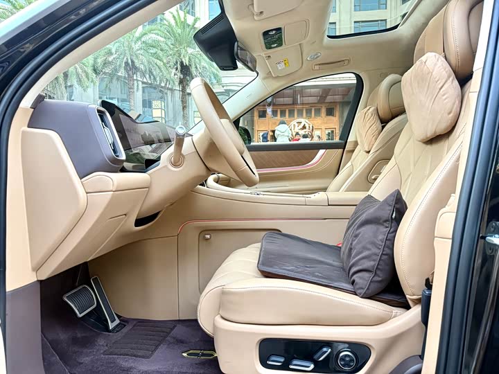 Aito M9 2025 2025款 增程 Ultra版 52kWh 6座版