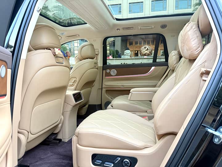 Aito M9 2025 2025款 增程 Ultra版 52kWh 6座版