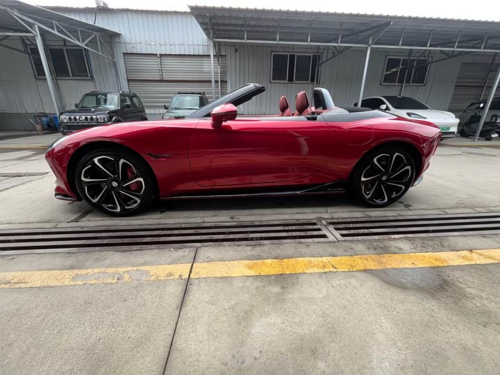 MG Motor Cyberster 2024 2024款 520km 传奇四驱版