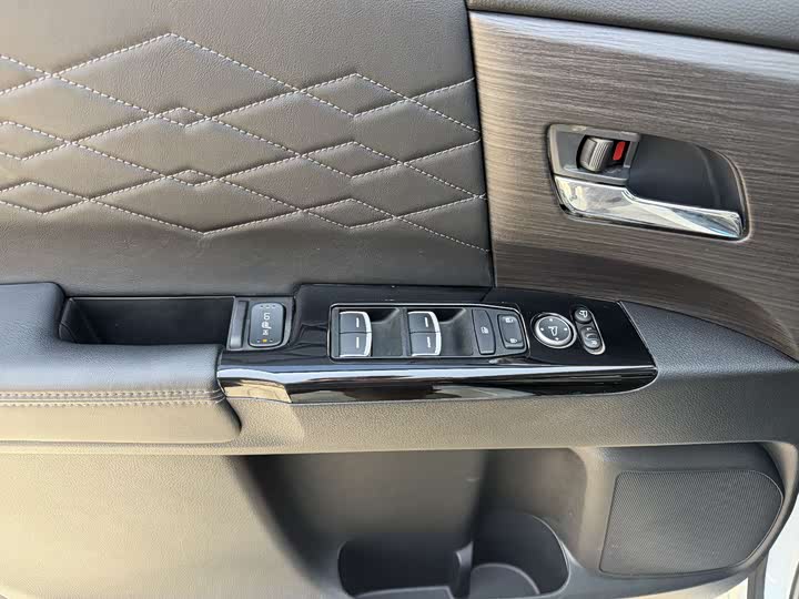 Honda Elysion 2024 2024款 2.0L e:HEV 豪华版