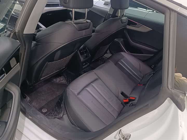 Audi A5 2024 2024款 Sportback 40 TFSI 时尚动感型