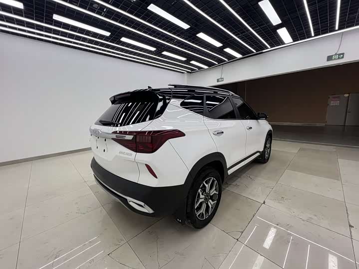Kia KX3 2021 2021款 1.5L CVT潮流版