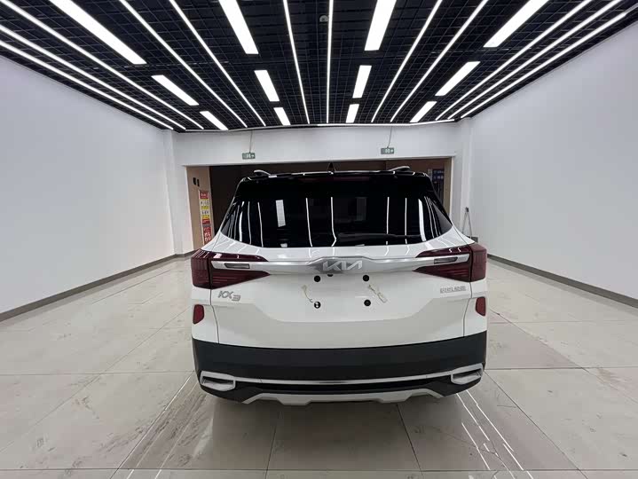 Kia KX3 2021 2021款 1.5L CVT潮流版