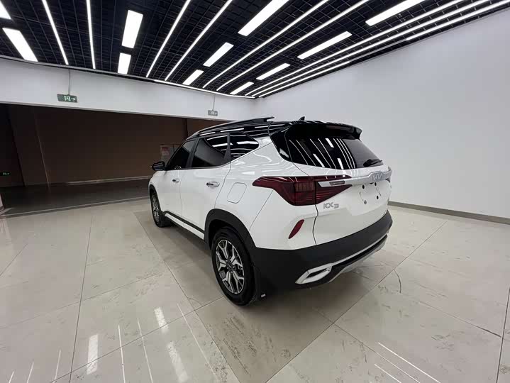 Kia KX3 2021 2021款 1.5L CVT潮流版