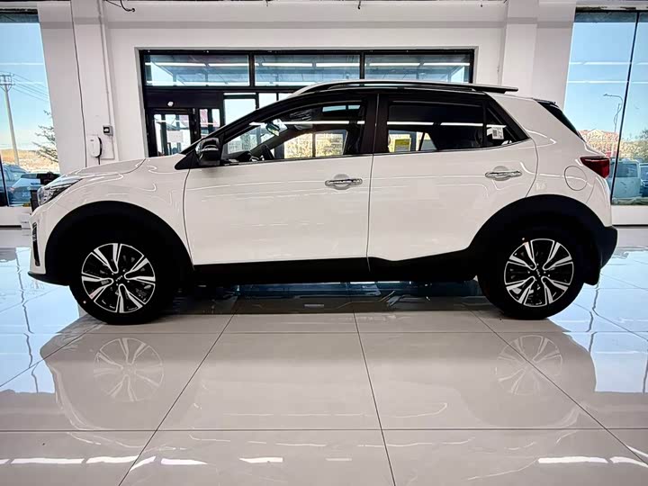 Kia KX1 2021 2021款 1.4L CVT趣享天窗款
