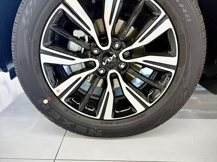 Kia KX1 2021 2021款 1.4L CVT趣享天窗款