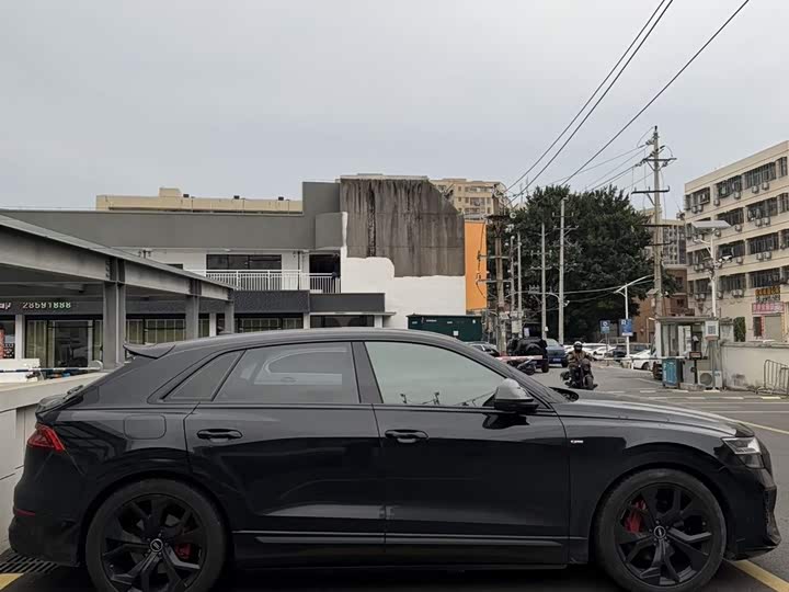 Audi Q8 2022 2022款 55 TFSI 臻选动感型