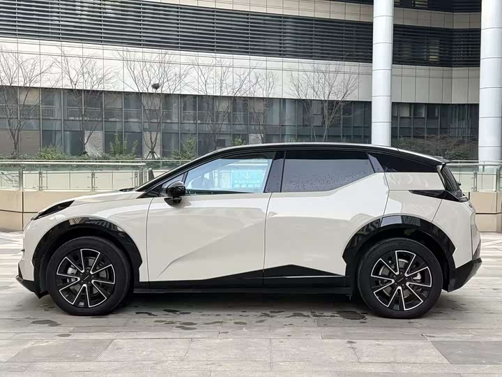 Zeekr X 2025 2025款 四座后驱魔方版