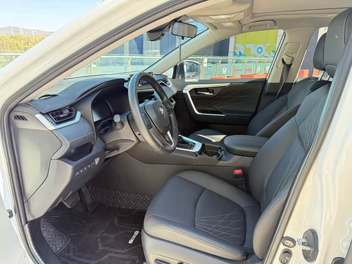 Toyota RAV4 2024 2024款 2.0L CVT两驱风尚Plus版