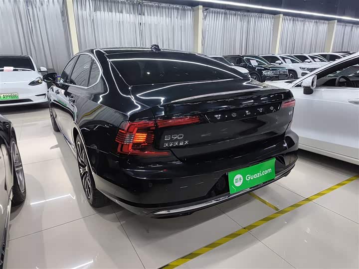 Volvo S90 2025 2025款 B5 智远豪华版