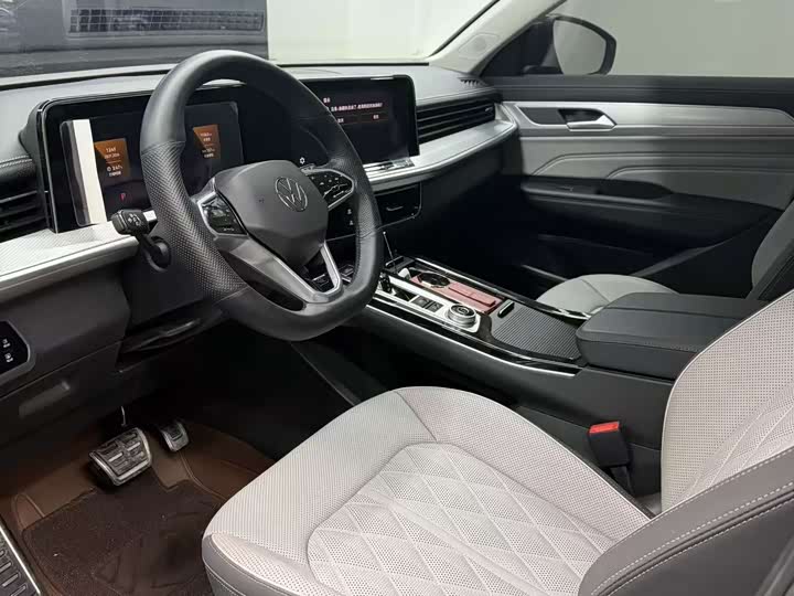 Volkswagen Tavendor 2025 2025款 380TSI 四驱R-Line巡游 众享款