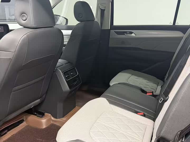 Volkswagen Tavendor 2025 2025款 380TSI 四驱R-Line巡游 众享款