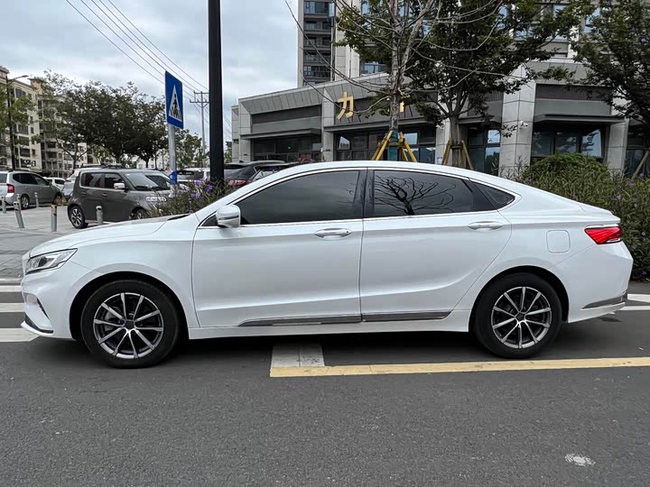 Geely Emgrand GT 2021 2021款 1.8T 领航版+