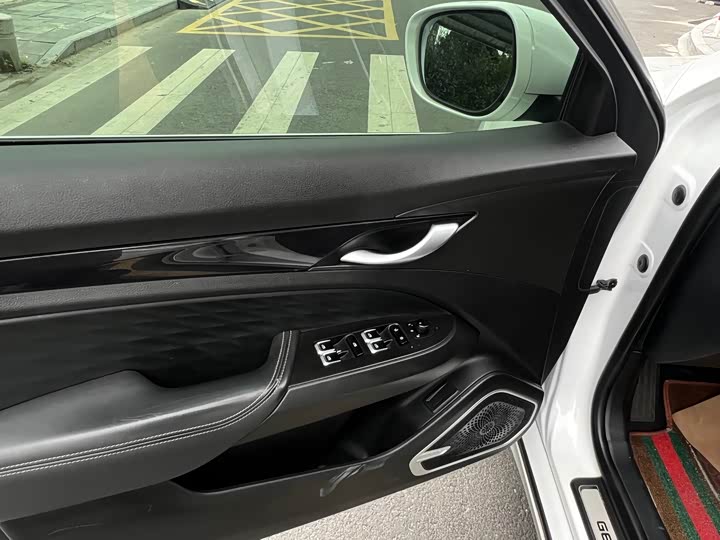 Geely Emgrand GT 2021 2021款 1.8T 领航版+