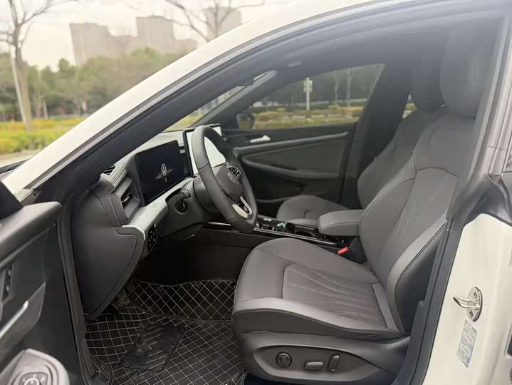 Volkswagen Lamando L 2026 2026款 凌渡L GTS 380TSI 凌风百万纪念版