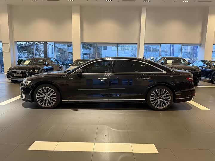 Audi A8 2025 2025款 A8L 50 TFSI quattro 臻选型