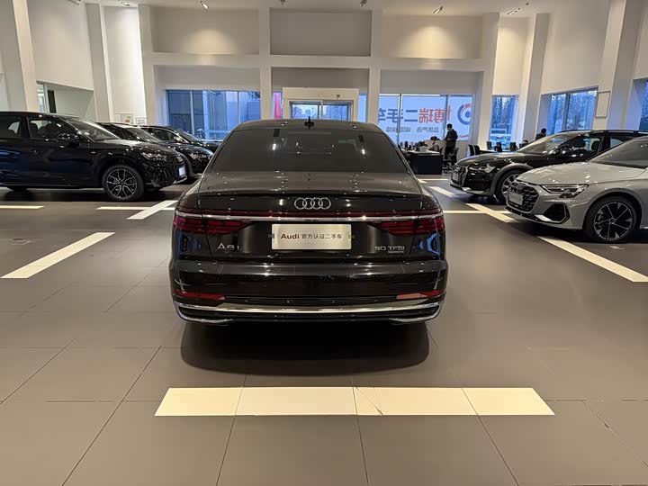 Audi A8 2025 2025款 A8L 50 TFSI quattro 臻选型