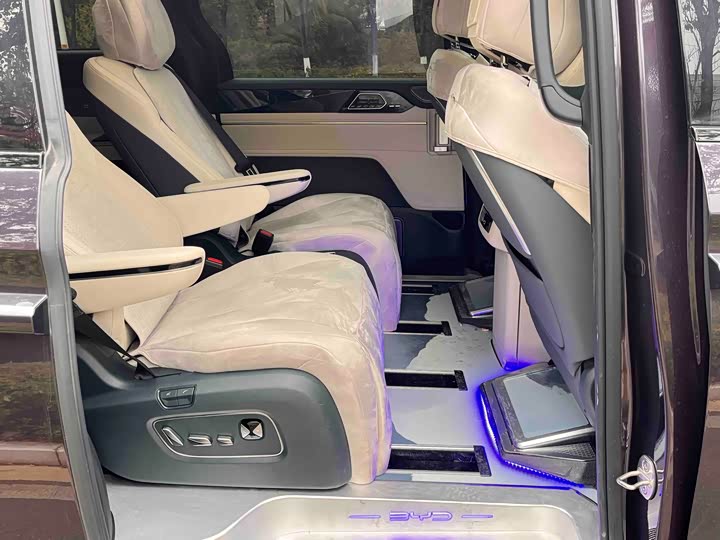 BYD Xia 2025 2025款 DM-i 1.5T 100km 超越型